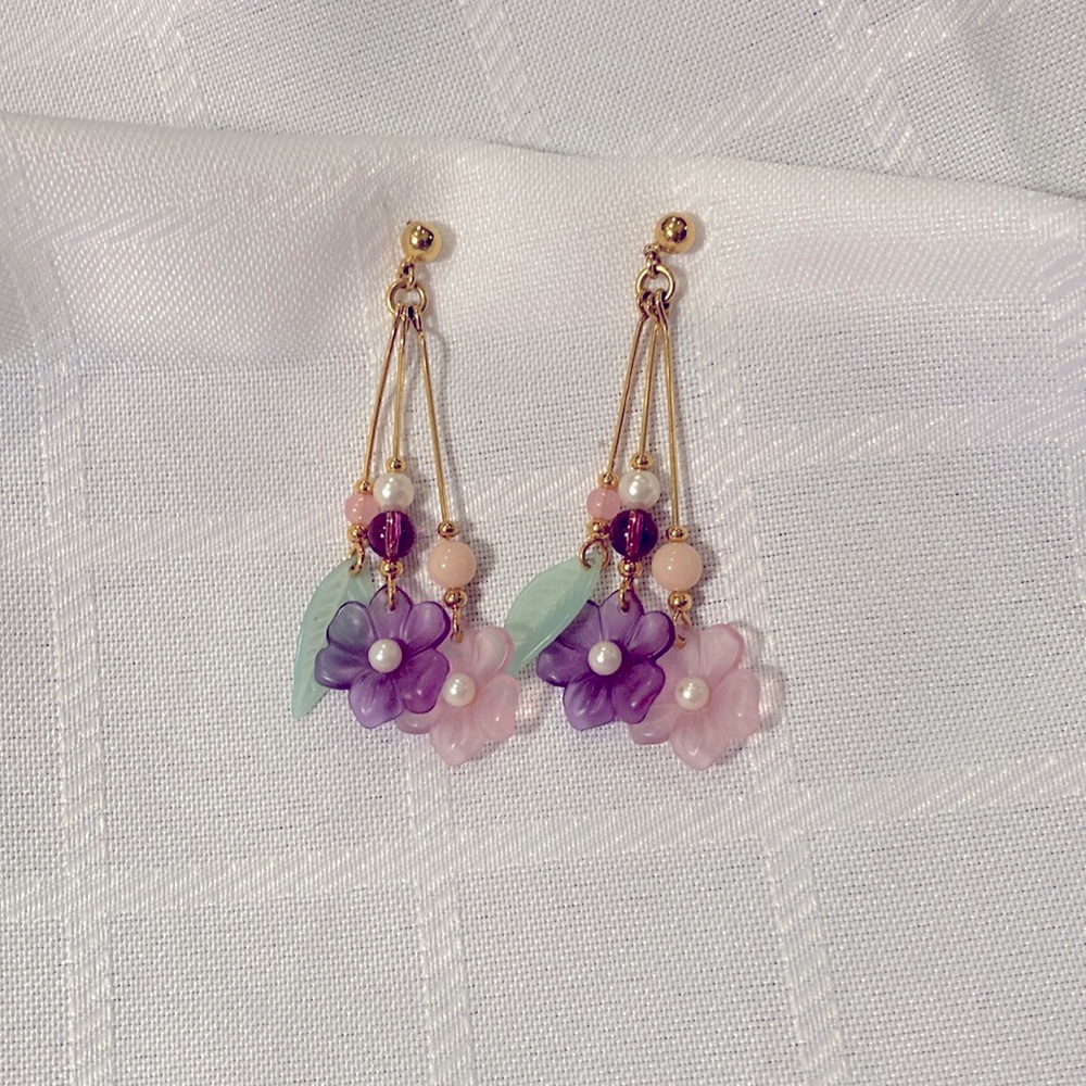 Fun and Flirty Italian Lucite Dangling Earrings.
